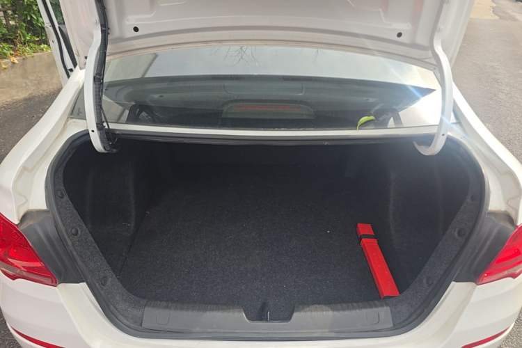 Used Chevrolet Cavalier 2018 320 Automatic Xinyue Edition Trunk