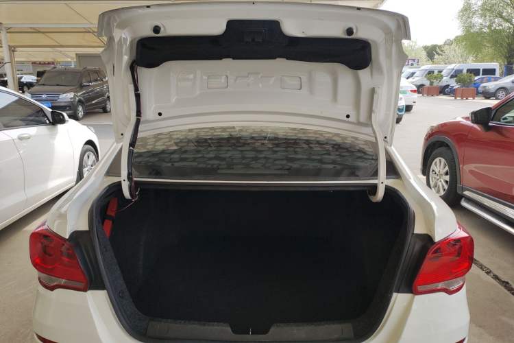 Used Chevrolet Cavalier 2018 320 Manual Xinyue Edition Trunk