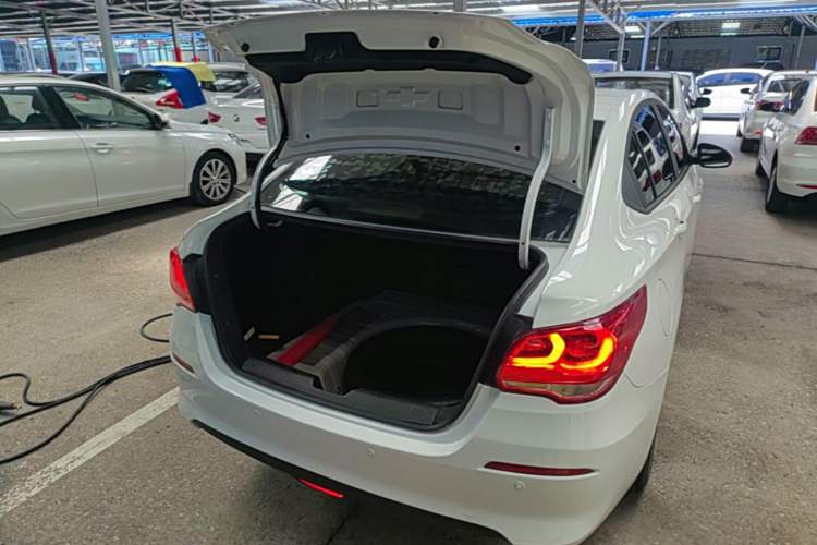 Used Chevrolet Cavalier 2018 320 Automatic Enjoyment Sunroof Edition Trunk