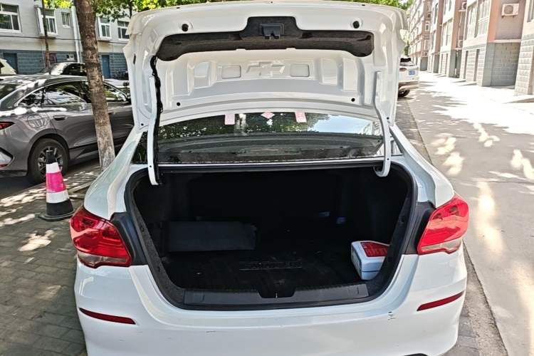 Used Chevrolet Cavalier 2018 320 Automatic Enjoyment Sunroof Edition Trunk