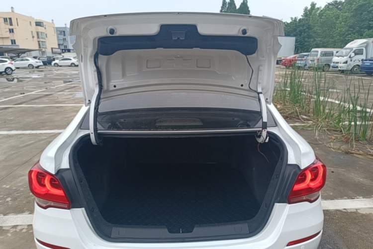 Used Chevrolet Cavalier 2018 320 Automatic Enjoyment Sunroof Edition Trunk