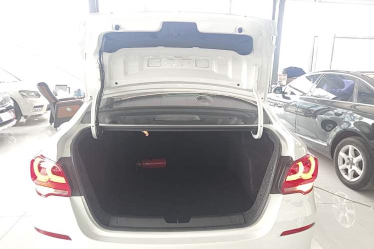 Used Chevrolet Cavalier 2018 320 Automatic Enjoyment Sunroof Edition Trunk