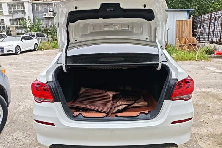Used Chevrolet Cavalier 2018 320 Automatic Xinyue Edition Trunk