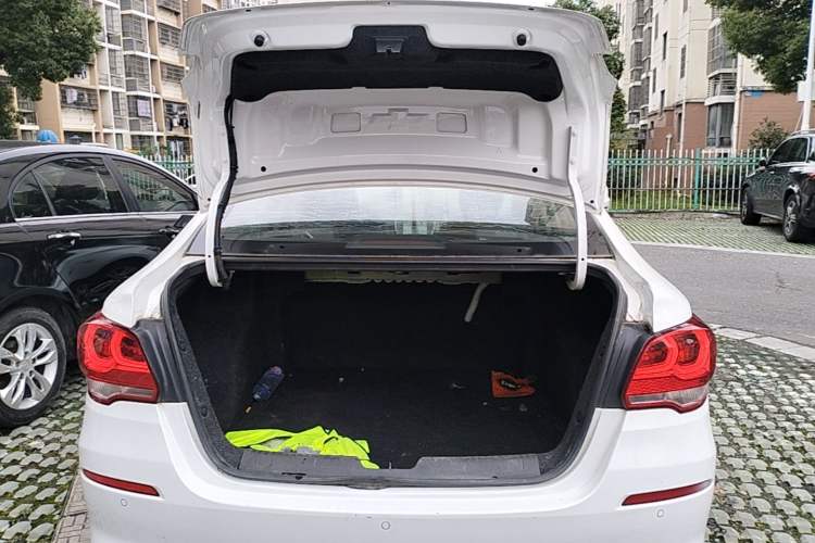 Used Chevrolet Cavalier 2018 320 Automatic Xinyue Edition Trunk