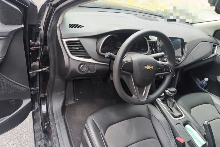 Used Chevrolet Cavalier 2019 320 Automatic Xinyue Edition Center Console