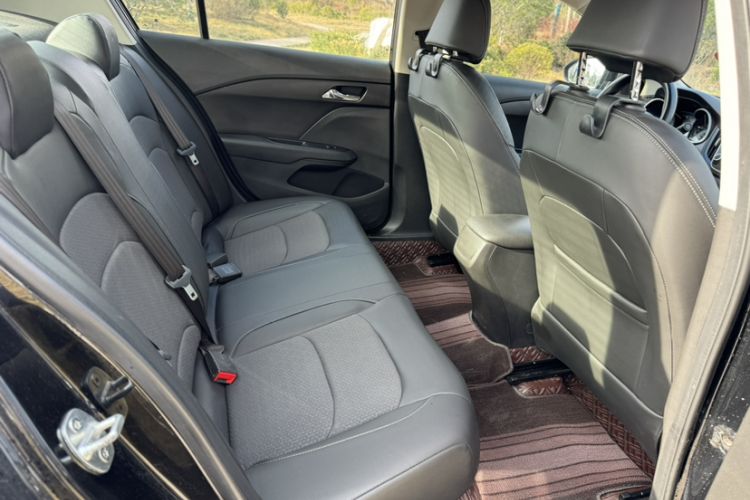 Used Chevrolet Cavalier 2019 320 Manual Xinyue Edition Interior 3