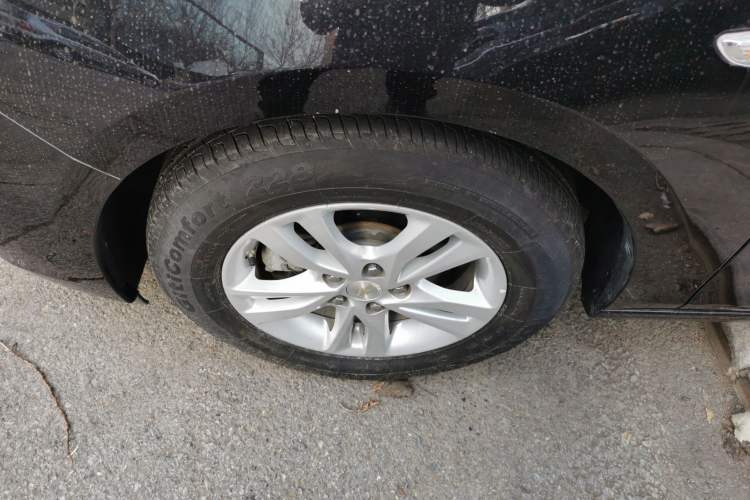 Used Chevrolet Cavalier 2019 320 Automatic Xinyue Edition Left Front Wheel Hub