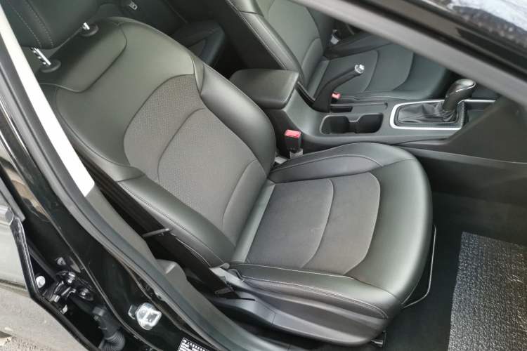 Used Chevrolet Cavalier 2019 320 Automatic Xinyue Edition Right Front Seat