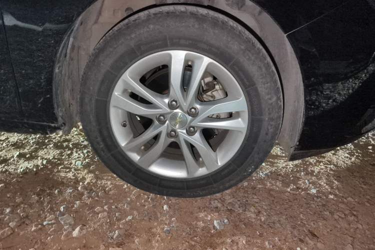 Used Chevrolet Cavalier 2019 320 Manual Xinyue Edition Right Front Wheel Hub
