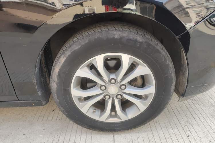 Used Chevrolet Cavalier 2019 320 Automatic Enjoyment with Sunroof Right Front Wheel Hub