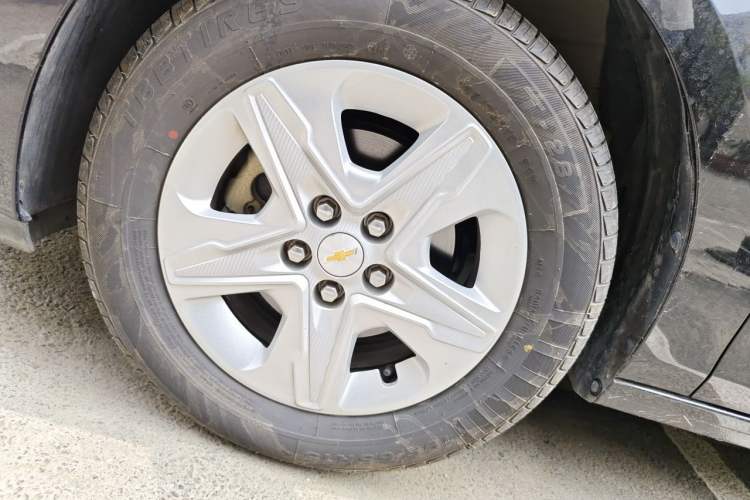 Used Chevrolet Cavalier 2019 320 Automatic Enjoyment with Sunroof Right Front Wheel Hub