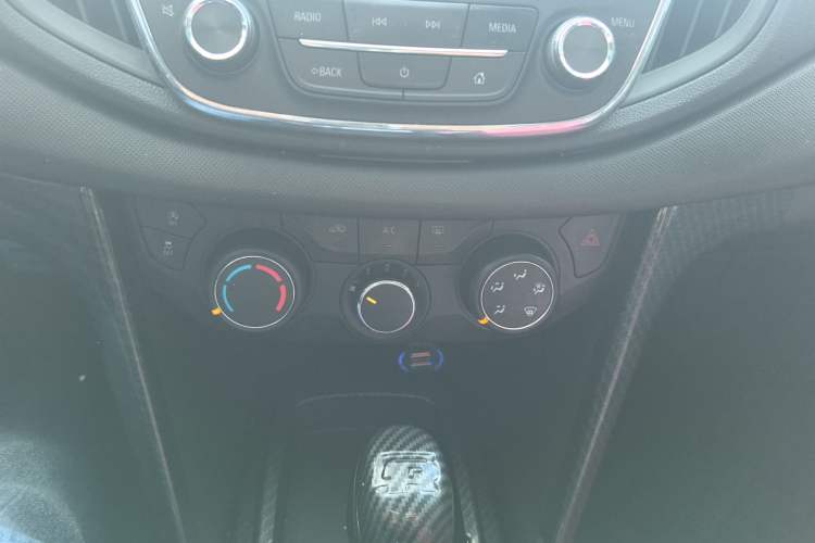 Used Chevrolet Cavalier 2019 320 Automatic Xinyue Edition Audio And AC Panel