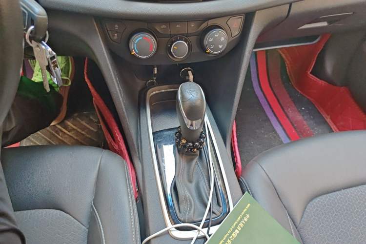 Used Chevrolet Cavalier 2019 320 Automatic Xinyue Edition Gear Lever