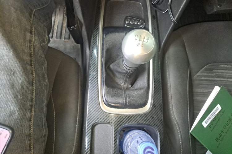 Used Chevrolet Cavalier 2019 320 Manual Enjoyment Edition Gear Lever