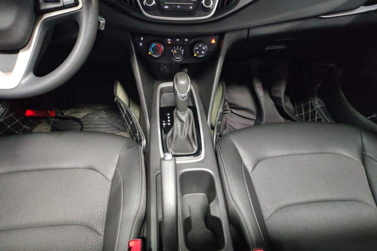 Used Chevrolet Cavalier 2019 320 Automatic Xinyue Edition Gear Lever