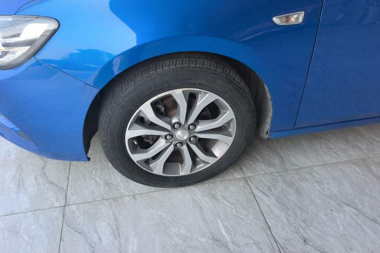 Used Chevrolet Cavalier 2019 320 Automatic Xinyue Edition Left Front Wheel Hub