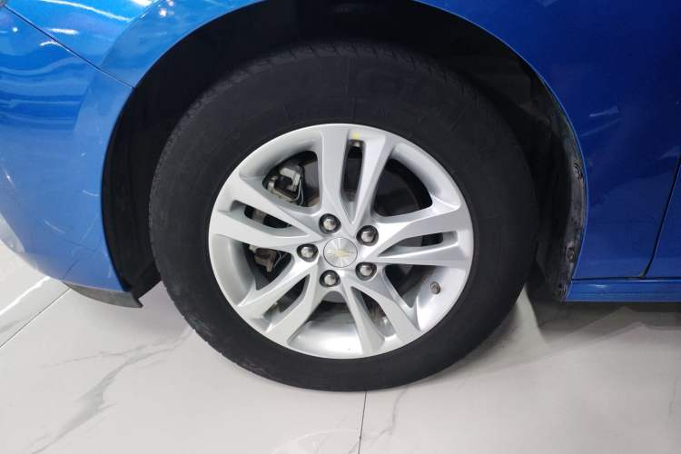 Used Chevrolet Cavalier 2019 320 Automatic Xinyue Edition Left Front Wheel Hub
