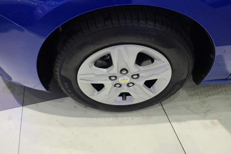 Used Chevrolet Cavalier 2019 320 Automatic Enjoyment with Sunroof Left Front Wheel Hub