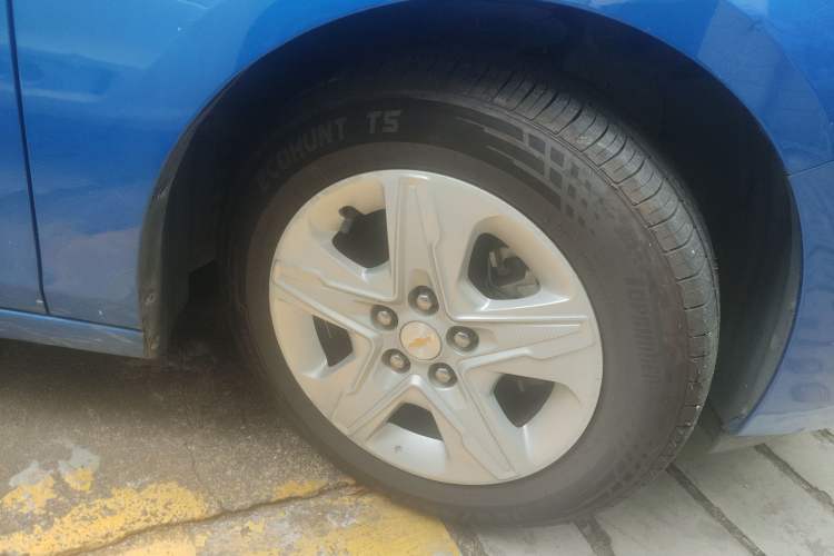 Used Chevrolet Cavalier 2019 320 Automatic Enjoyment with Sunroof Right Front Wheel Hub