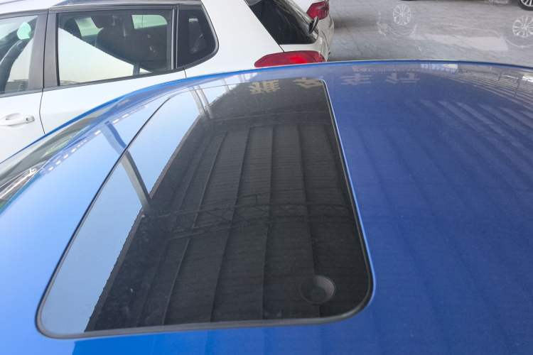 Used Chevrolet Cavalier 2019 320 Automatic Xinyue Edition Roof