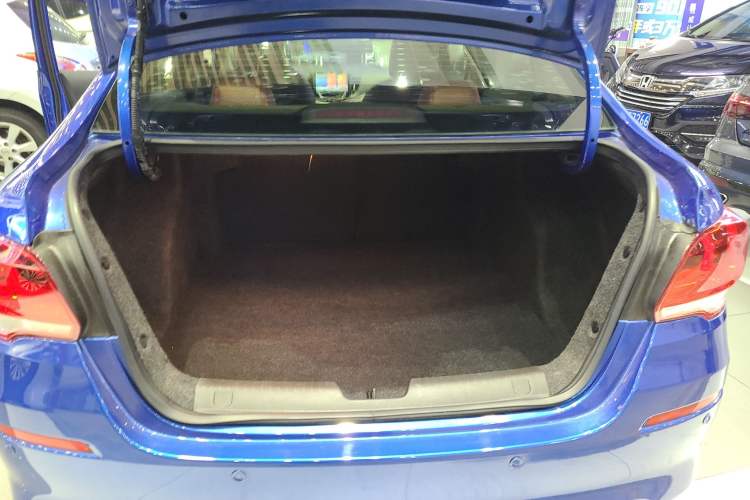 Used Chevrolet Cavalier 2019 320 Automatic Enjoyment with Sunroof Trunk