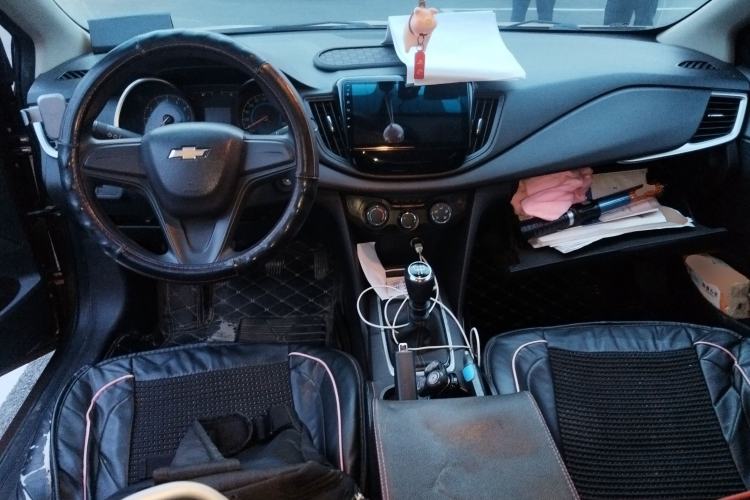 Used Chevrolet Cavalier 2019 320 Manual Enjoyment Edition Center Console