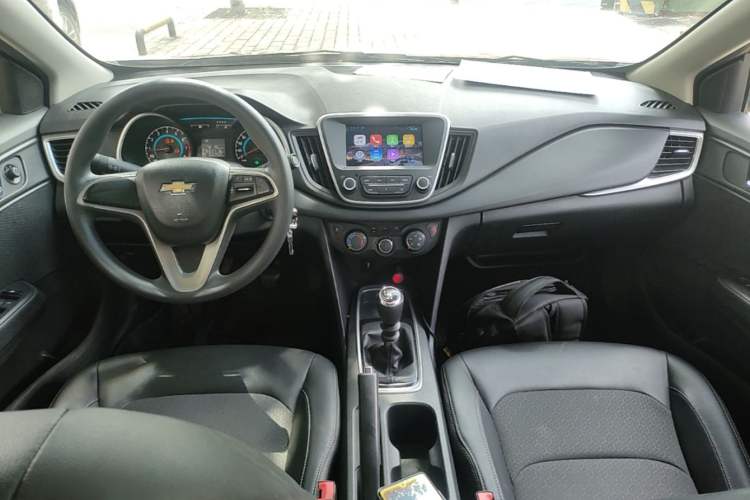 Used Chevrolet Cavalier 2019 320 Manual Xinyue Edition Center Console
