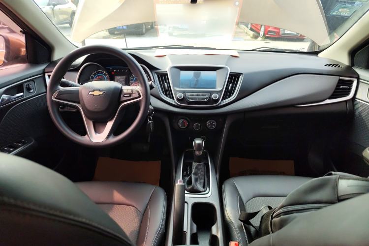 Used Chevrolet Cavalier 2019 320 Automatic Xinyue Edition Center Console