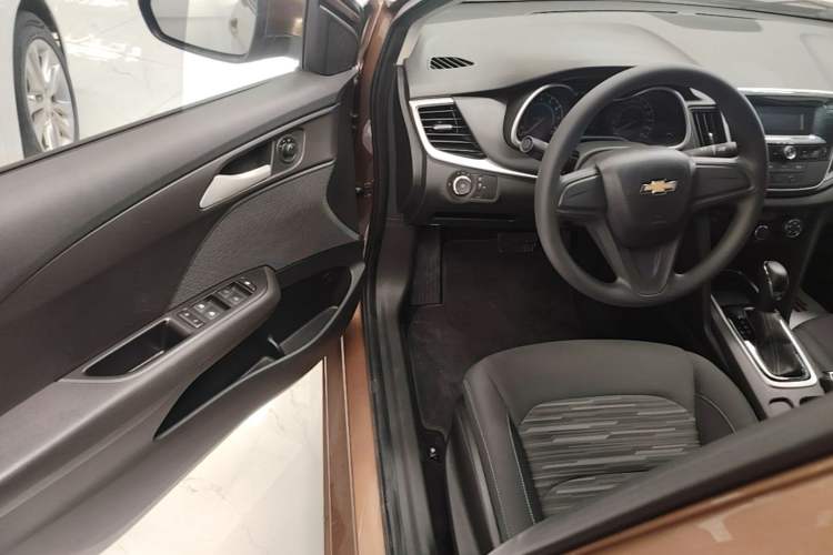 Used Chevrolet Cavalier 2019 320 Automatic Enjoyment with Sunroof Driver Seat
