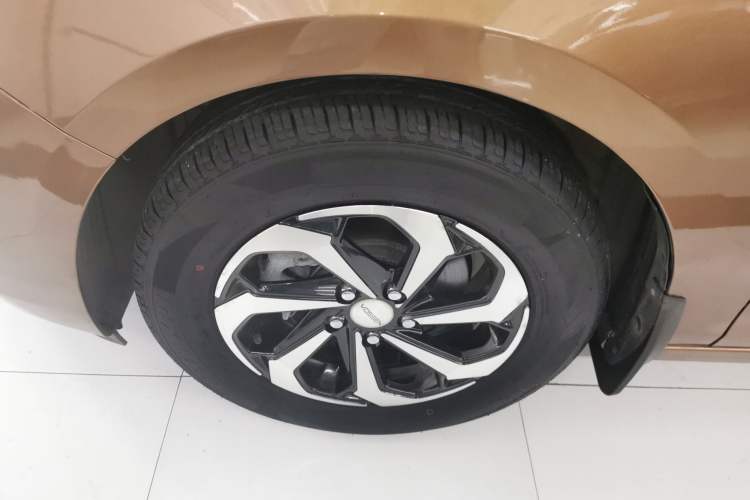 Used Chevrolet Cavalier 2019 320 Automatic Enjoyment with Sunroof Exterior 5