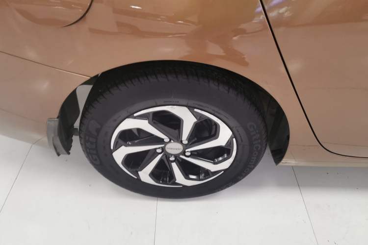 Used Chevrolet Cavalier 2019 320 Automatic Enjoyment with Sunroof Exterior 6