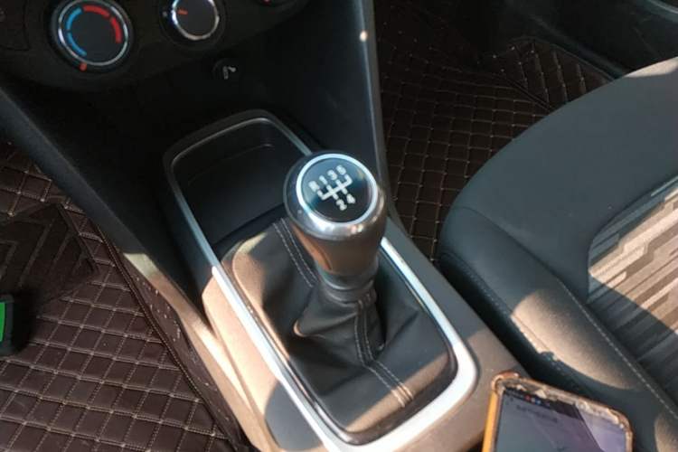 Used Chevrolet Cavalier 2019 320 Manual Enjoyment Edition Gear Lever