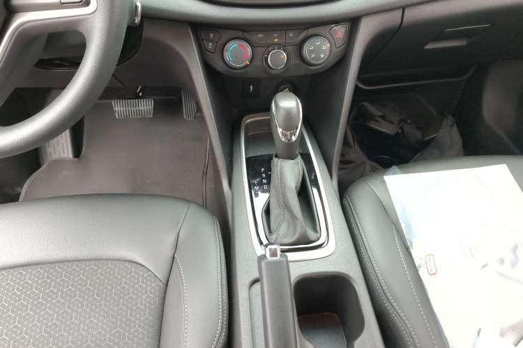 Used Chevrolet Cavalier 2019 320 Automatic Xinyue Edition Gear Lever