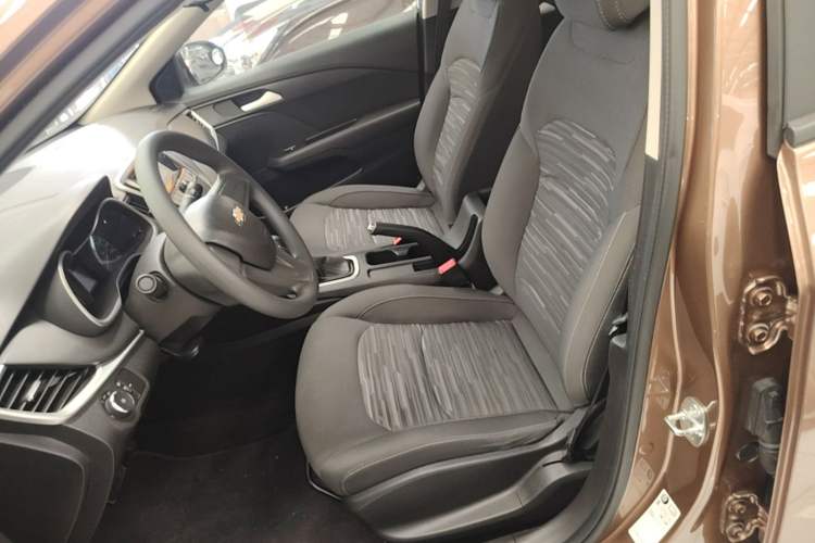 Used Chevrolet Cavalier 2019 320 Automatic Enjoyment with Sunroof Left Front Seat