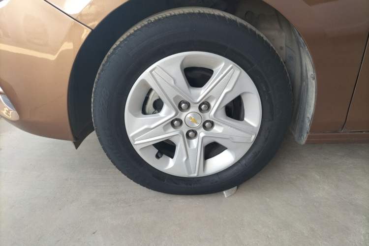 Used Chevrolet Cavalier 2019 320 Automatic Enjoyment with Sunroof Left Front Wheel Hub