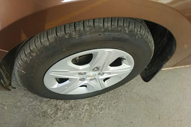Used Chevrolet Cavalier 2019 320 Automatic Enjoyment with Sunroof Left Front Wheel Hub