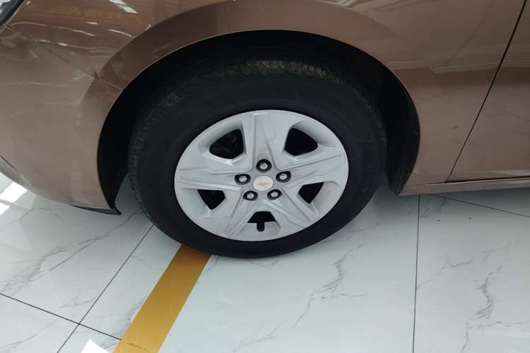 Used Chevrolet Cavalier 2019 320 Automatic Enjoyment with Sunroof Left Front Wheel Hub