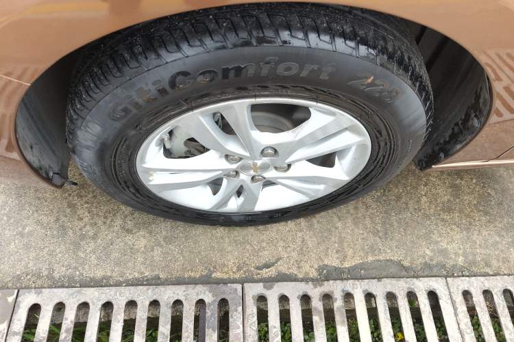 Used Chevrolet Cavalier 2019 320 Automatic Xinyue Edition Left Front Wheel Hub