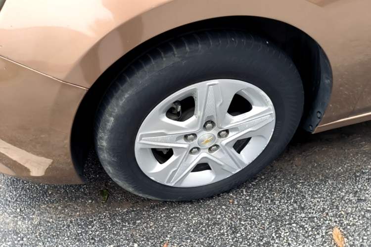 Used Chevrolet Cavalier 2019 320 Automatic Enjoyment with Sunroof Left Front Wheel Hub