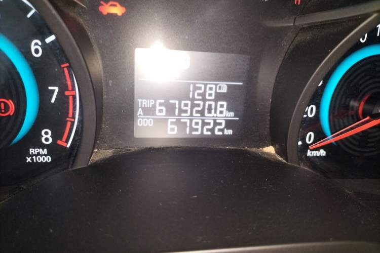 Used Chevrolet Cavalier 2019 320 Automatic Enjoyment with Sunroof Odometer Close Up