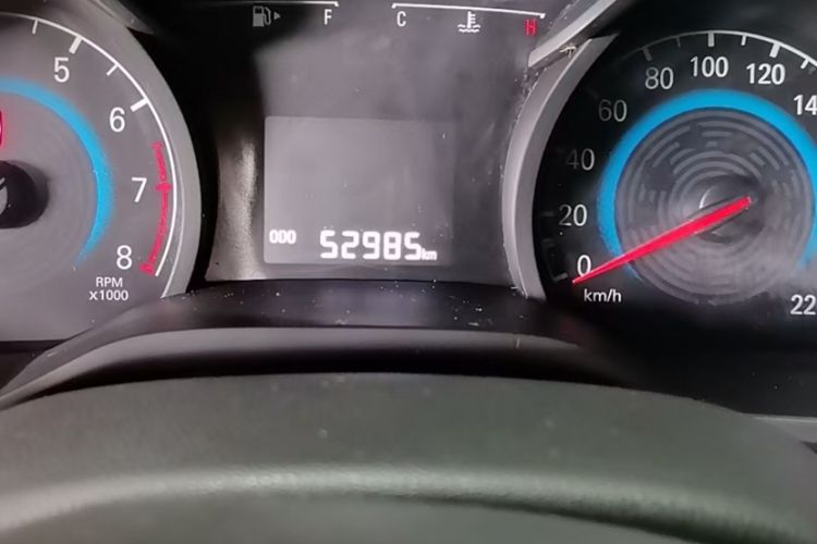 Used Chevrolet Cavalier 2019 320 Automatic Enjoyment with Sunroof Odometer Close Up
