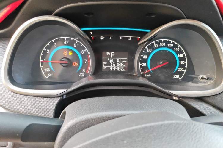 Used Chevrolet Cavalier 2019 320 Automatic Enjoyment with Sunroof Odometer Close Up