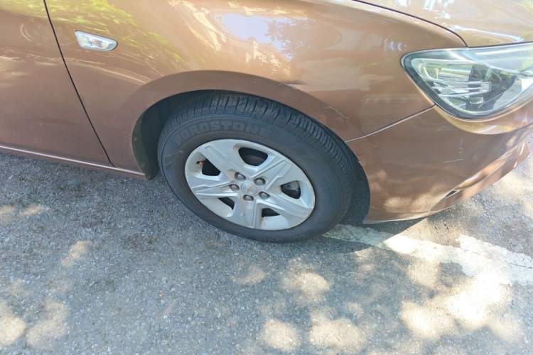 Used Chevrolet Cavalier 2019 320 Automatic Enjoyment with Sunroof Right Front Wheel Hub