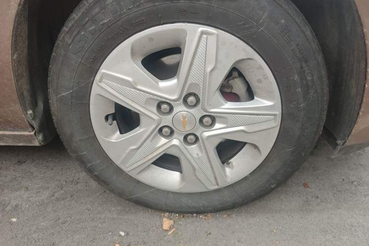 Used Chevrolet Cavalier 2019 320 Automatic Enjoyment with Sunroof Right Front Wheel Hub
