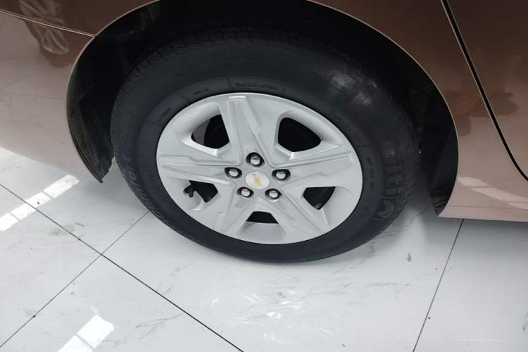 Used Chevrolet Cavalier 2019 320 Automatic Enjoyment with Sunroof Right Rear Wheel Hub