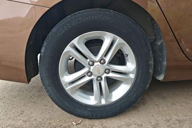 Used Chevrolet Cavalier 2019 320 Automatic Enjoyment with Sunroof Right Rear Wheel Hub