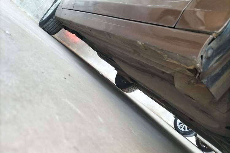 Used Chevrolet Cavalier 2019 320 Automatic Enjoyment with Sunroof Right Side Sill