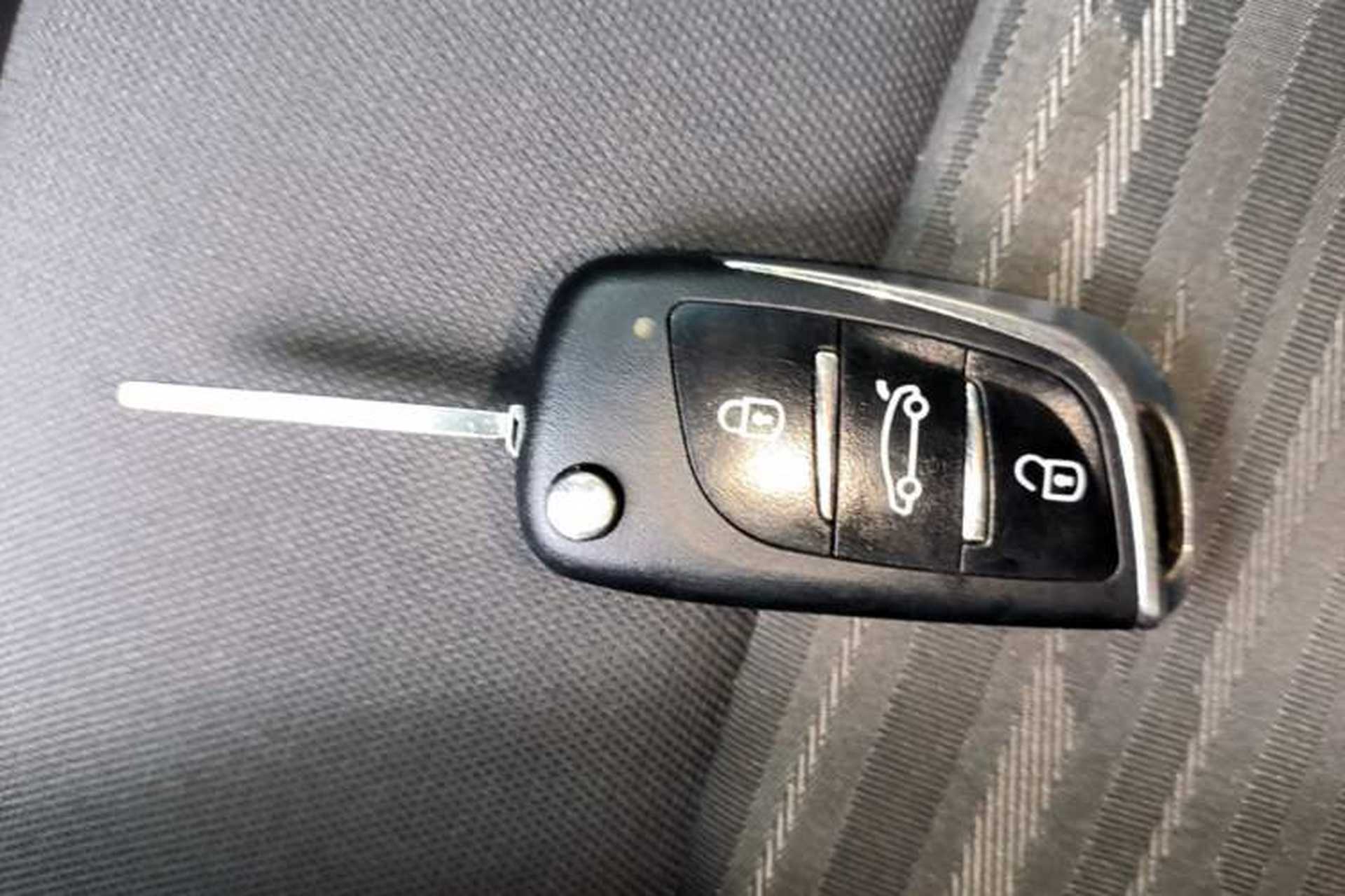 Used Chevrolet Cavalier 2019 320 Automatic Enjoyment with Sunroof Vehicle Key