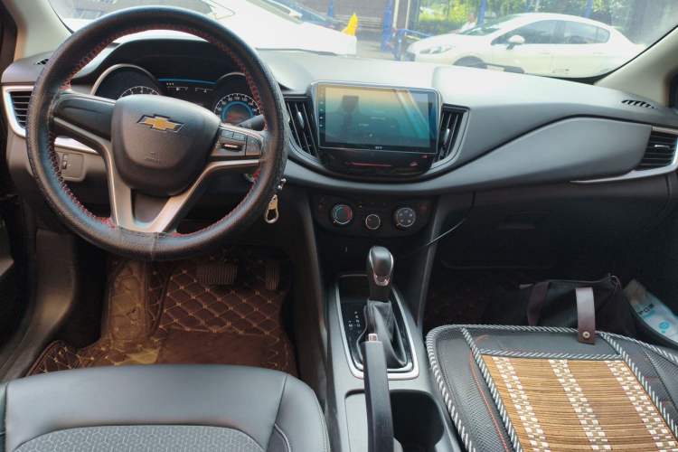Used Chevrolet Cavalier 2019 320 Automatic Xinyue Edition Center Console