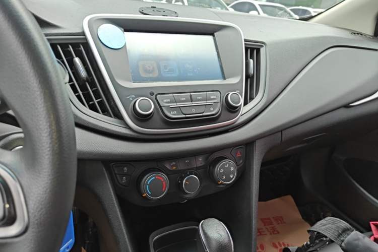 Used Chevrolet Cavalier 2019 320 Automatic Xinyue Edition Audio And AC Panel
